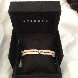 StingHD off white bracelet